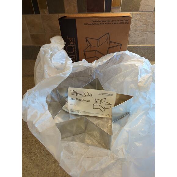 The Pampered Chef Star Form Metal Insert New in Box #1545 - Picture 3 of 5